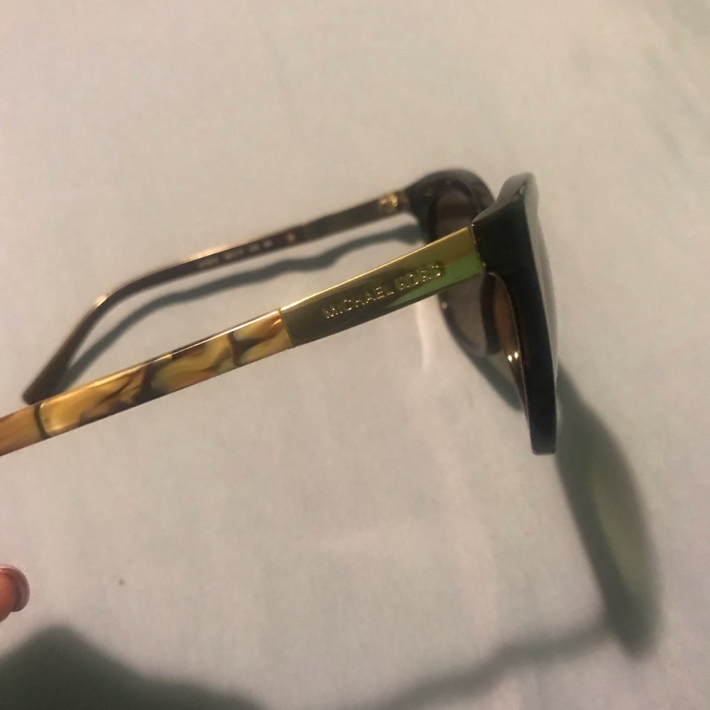 Michael kors.. - Picture 3 of 8